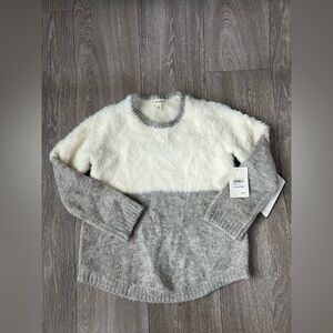 New Tucker + Tate Girls white and gray fuzzy color block pullover sweater size 5
